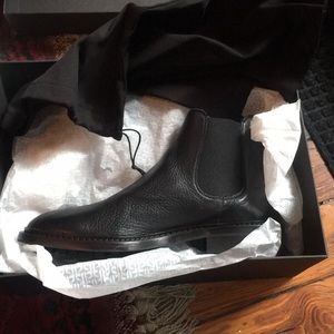 Frye Greyson Chelsea leather boots